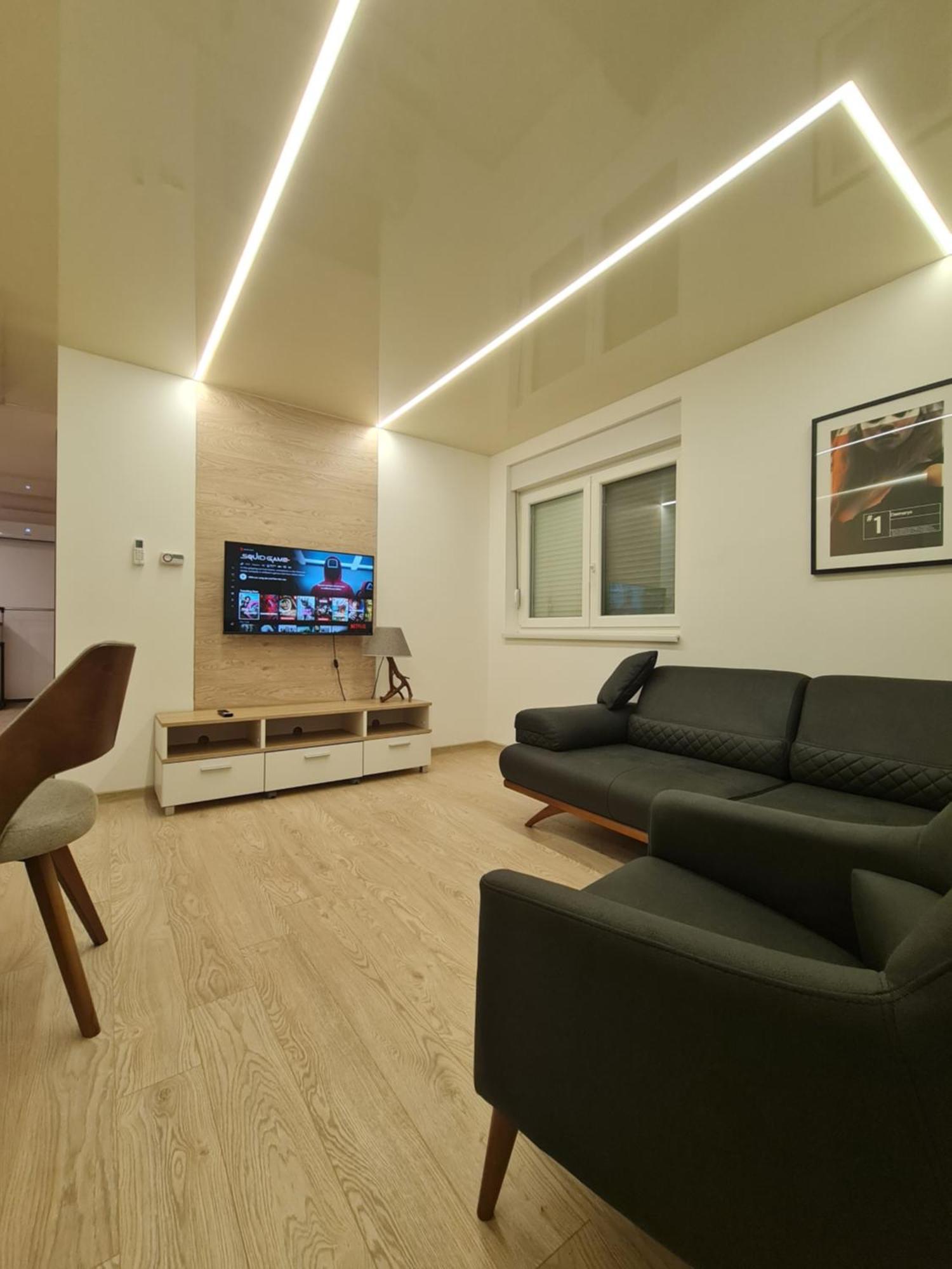 Airport Molko Apartments Surcin Exterior photo
